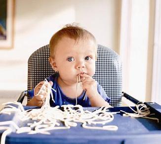 四个月的宝宝能吃辅食吗,四个月大宝宝可以吃点水果吗