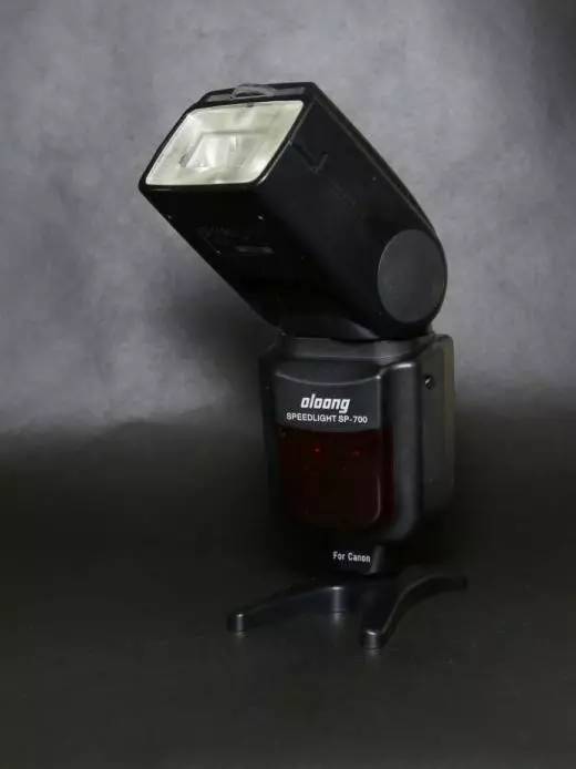 百块的外闪真能买?换个方式玩摄影