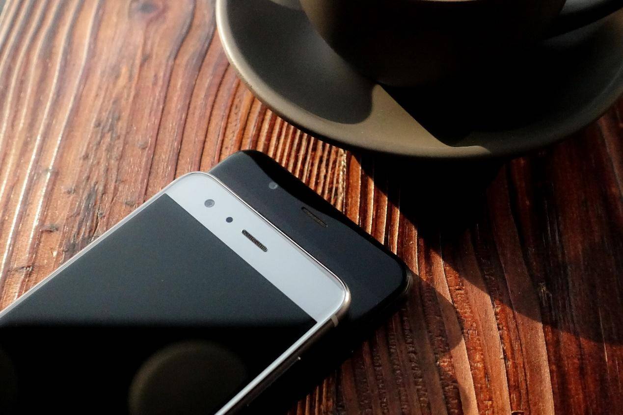 荣耀v9和荣耀9的性能有什么区别,荣耀9和荣耀v9哪个好值得买