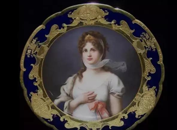 不要以为国际奢侈大牌就不“抄袭”了