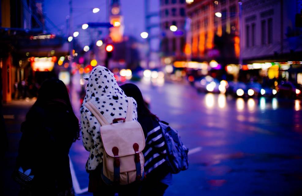 都说50mm是一生中必须拥有的镜头，但怎样才能用好它？