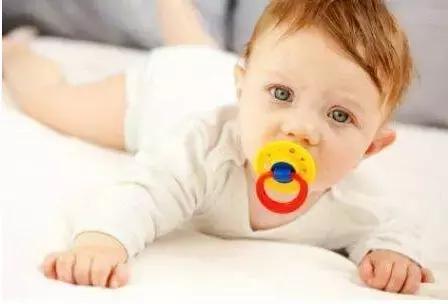 安抚奶嘴可以给宝宝使用吗,安抚奶嘴不能不吃