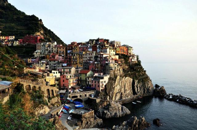 浜氬緱閲屼簹娴峰哺鏃呮父,浜氬痉閲屼簹灏忛晣娴疯竟