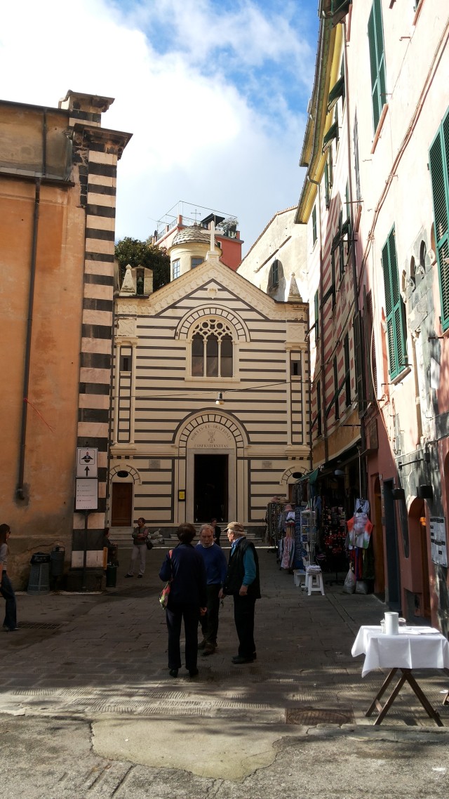 浜氬緱閲屼簹娴峰哺鏃呮父,浜氬痉閲屼簹灏忛晣娴疯竟