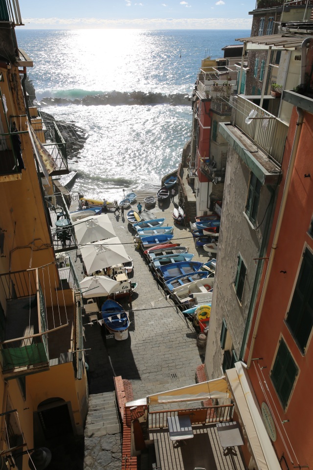 浜氬緱閲屼簹娴峰哺鏃呮父,浜氬痉閲屼簹灏忛晣娴疯竟