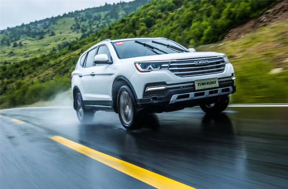 力帆x802017款2.0t自动舒适型,2019款力帆x80手动挡