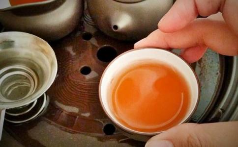 沾上果汁怎么洗,小孩衣服水果渍怎么清洗