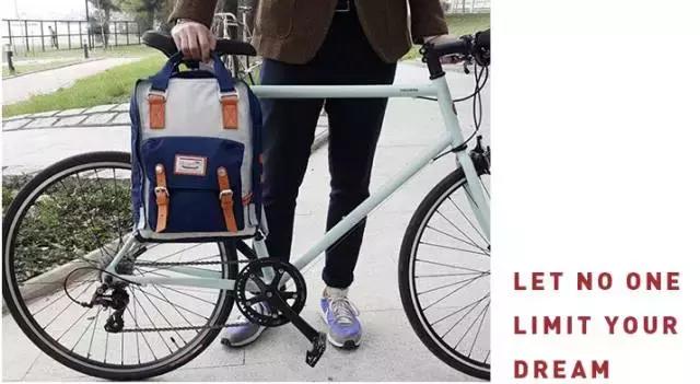 背了这个“甜甜圈”包包，我彻底放弃了北极狐