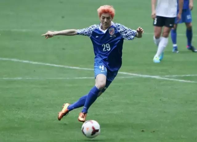 迷妹们都爱买爱豆代言的产品表忠心，这双暂时买不到的鞋先来了解