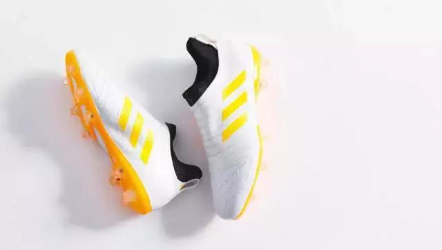 迷妹们都爱买爱豆代言的产品表忠心，这双暂时买不到的鞋先来了解