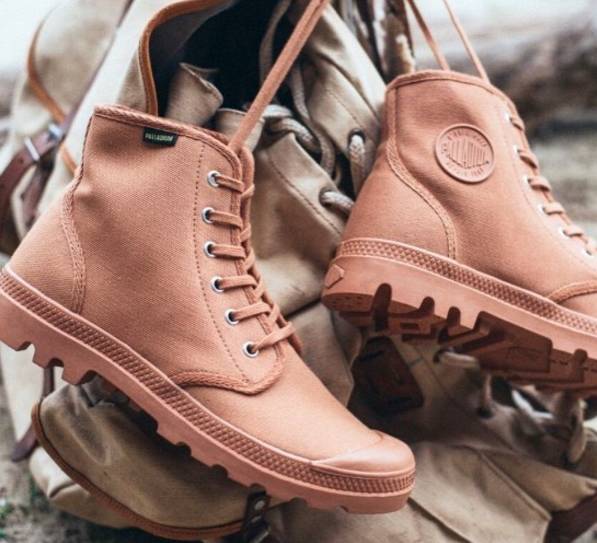 帆布鞋也能穿出女王风范,帆布鞋也能穿出高级感