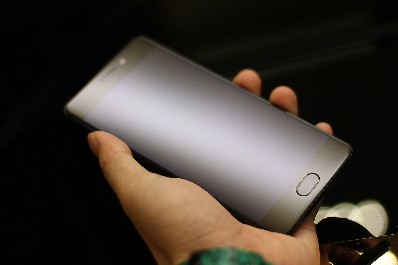 创新还是噱头？魅族PRO7究竟是一款怎样的手机？