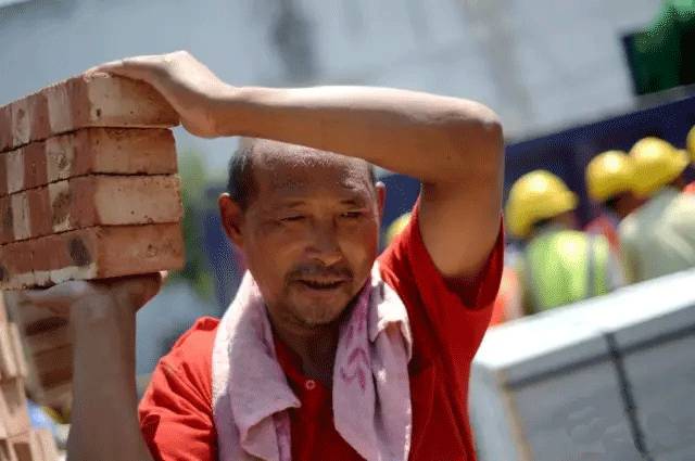 最辛苦的10个职业,夏天最辛苦的职业图片