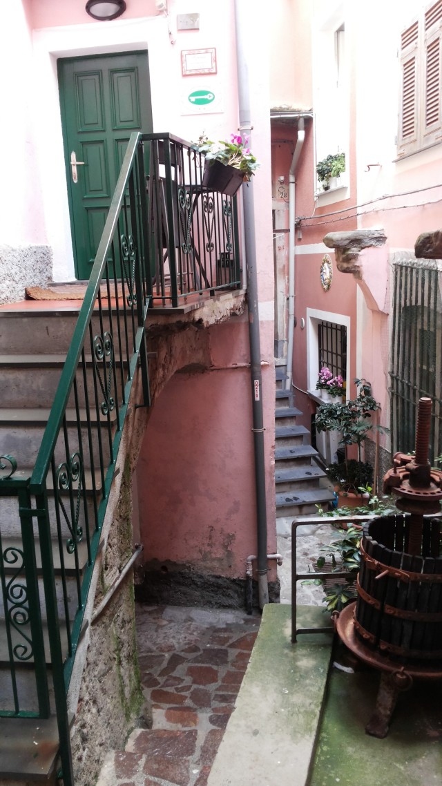 浜氬緱閲屼簹娴峰哺鏃呮父,浜氬痉閲屼簹灏忛晣娴疯竟