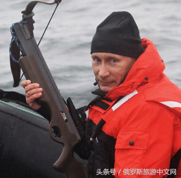 普京年轻时候的穿搭,普京职场穿什么衣服好看