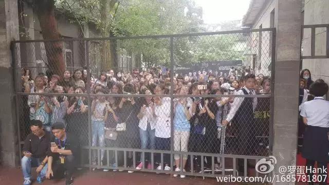 去看exo演唱会的事项,怎样在演唱会上引起爱豆的注意exo