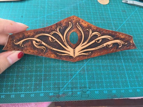 每个女孩子都要有个金锁,每个女孩都会带一个包吗