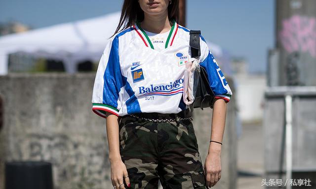 最近最潮的足球衣,为什么现在的足球服都是短袖