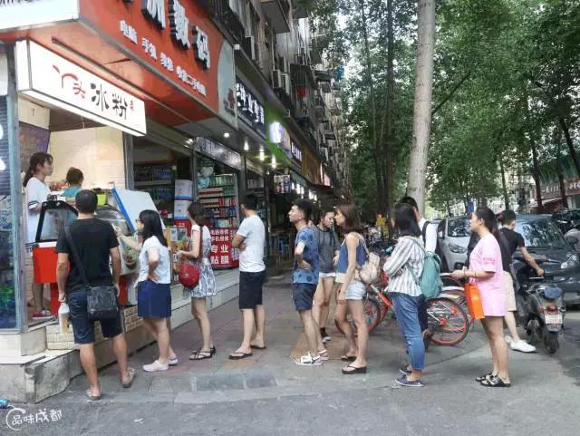 成都宽窄巷子旁边的小吃街,成都地道小吃街应该去哪里