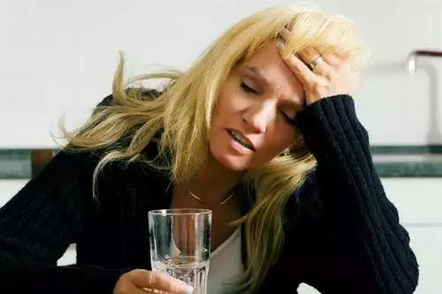 月经推迟是因为卵巢早衰吗,卵巢早衰是月经推迟还是提前