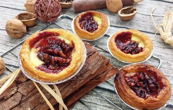 桑葚干的功效与作用及正确吃法,桑葚鲜果与桑葚干营养价值对比