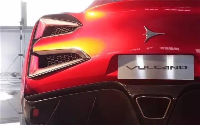 又一款《速8》带红的超跑，亮瞎你的钛合金狗眼