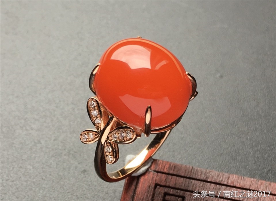 大气轻奢祖母绿戒指,法式轻奢八芒星戒指