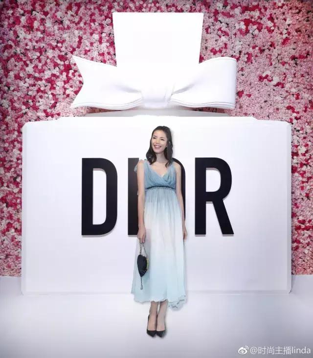 大嘴短发被讽“怪物”,如今逆袭时尚圈第一宠儿