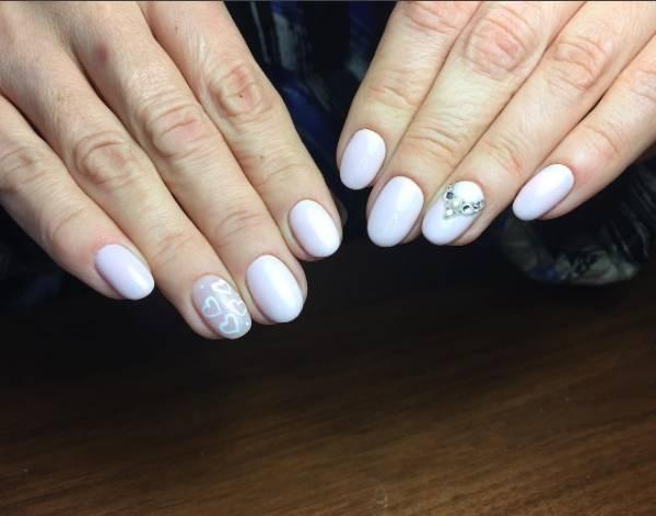 美甲饰品掉色了怎么办,美甲上的珍珠饰品掉色了怎么办