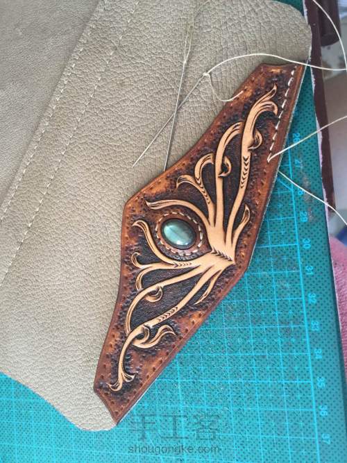 每个女孩子都要有个金锁,每个女孩都会带一个包吗