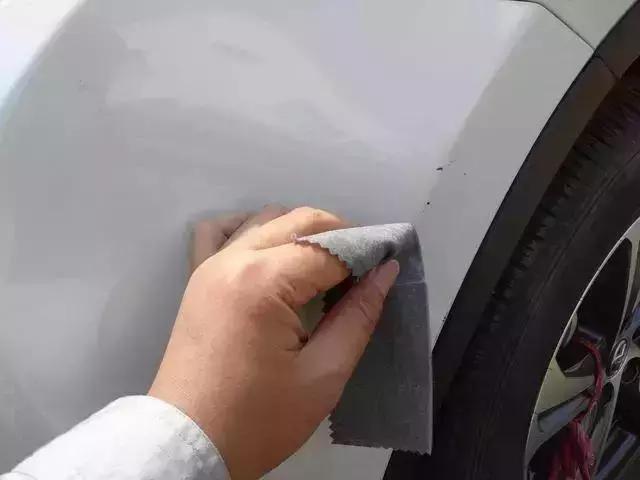 汽车前挡风玻璃划痕修复,30分钟汽车划痕修复
