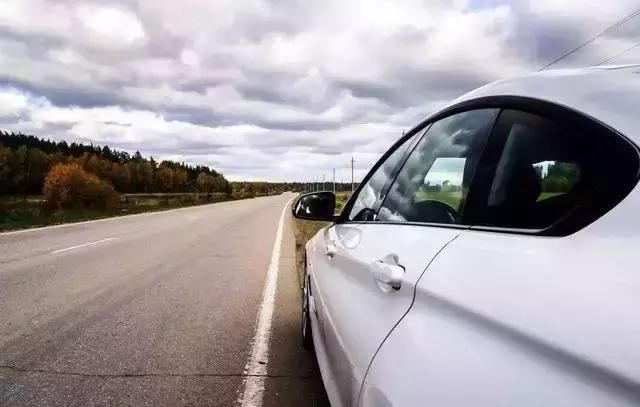 汽车前挡风玻璃划痕修复,30分钟汽车划痕修复