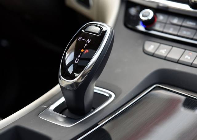 君威和速腾变速箱哪个好,9at和7dct