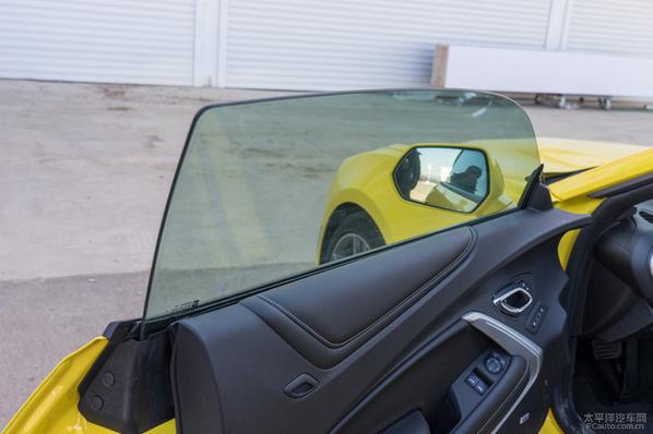 雪佛兰科迈罗大黄蜂ss最强版本,雪佛兰科迈罗完美复刻大黄蜂