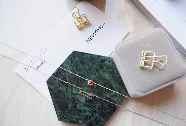 我是让你看项链,不是胸……