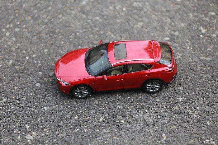 新款马自达cx-4车模型,马自达cx-4后备箱细节图