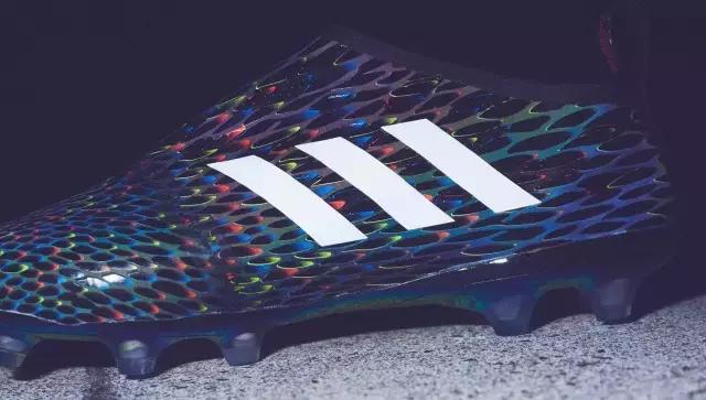 迷妹们都爱买爱豆代言的产品表忠心，这双暂时买不到的鞋先来了解