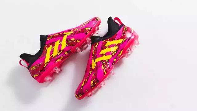 迷妹们都爱买爱豆代言的产品表忠心，这双暂时买不到的鞋先来了解