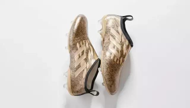 迷妹们都爱买爱豆代言的产品表忠心，这双暂时买不到的鞋先来了解