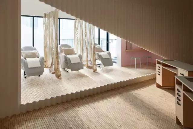 裸粉色高级感美甲磨砂,简约蕾丝美甲