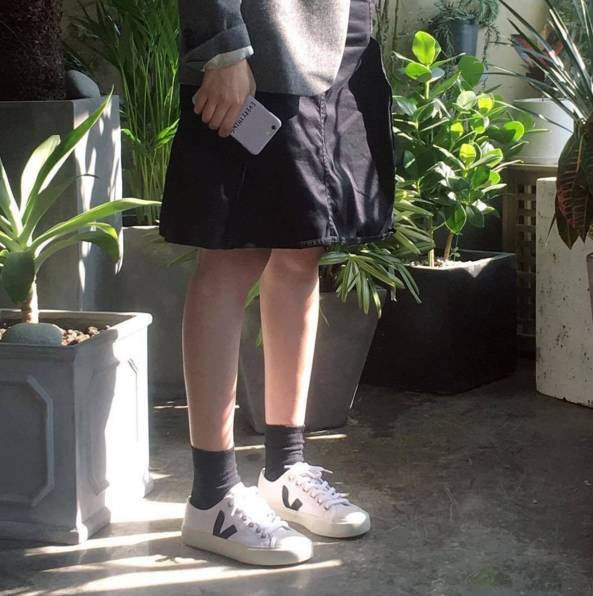 帆布鞋也能穿出女王风范,帆布鞋也能穿出高级感