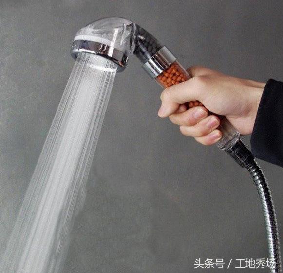 顶部花洒有水垢堵塞怎么打开清洗,淋浴花洒堵了如何修理