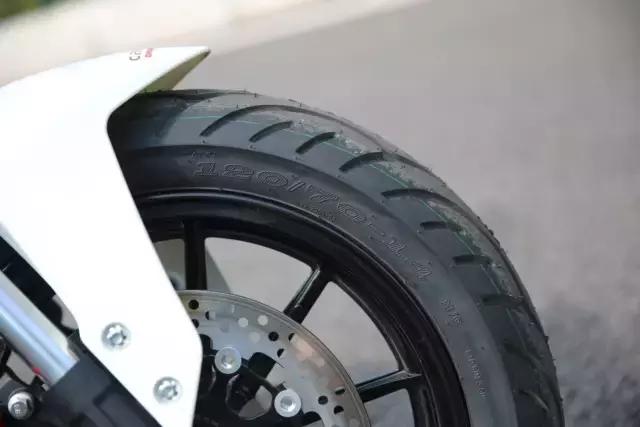 小幽灵ad125摩托评测,小幽灵ad125摩托车