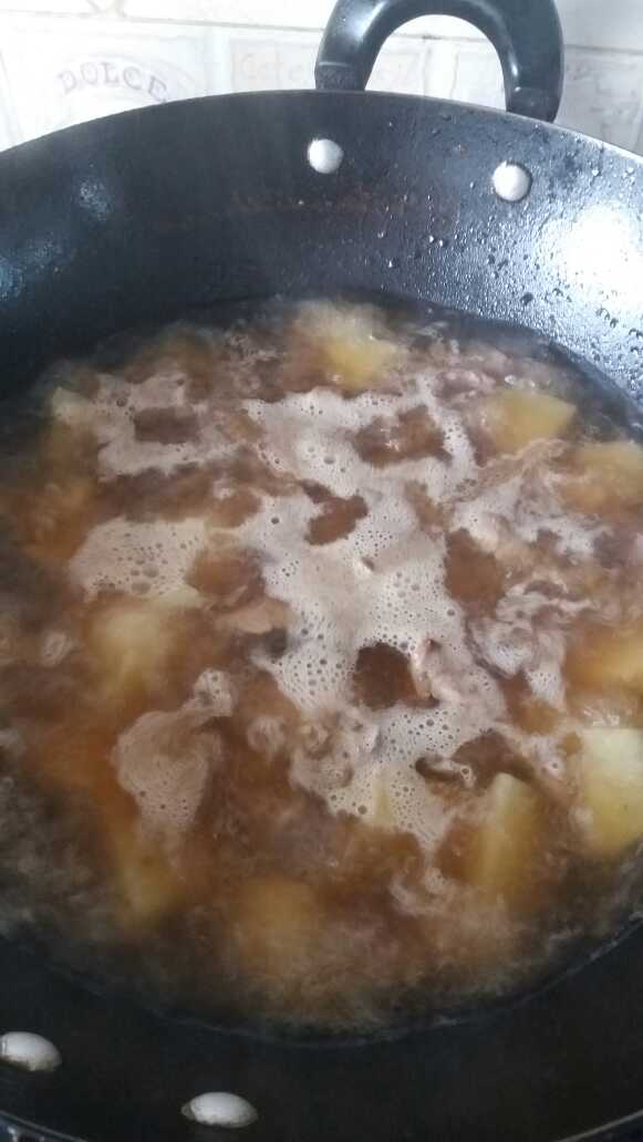 高压锅炖牛肉土豆胡萝卜西红柿,正宗西红柿土豆炖牛肉第一名