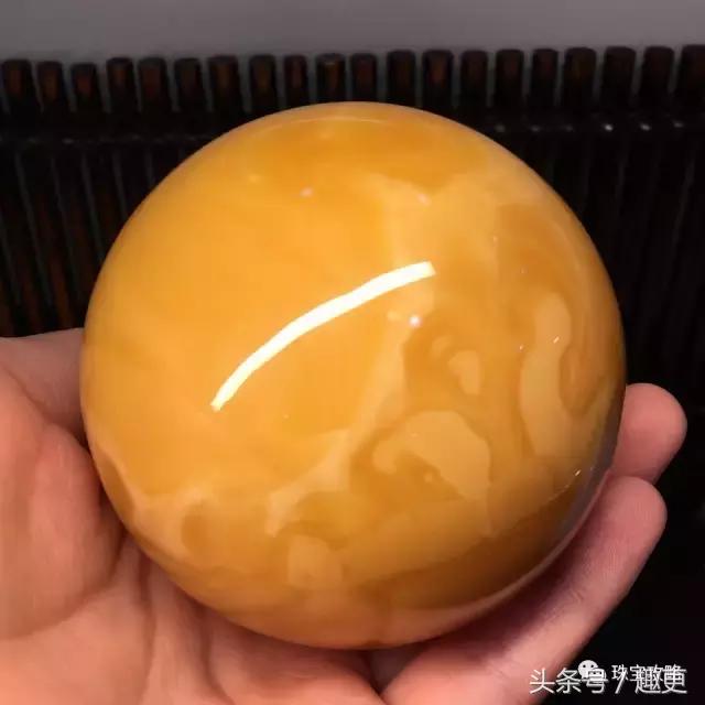 最好的蜜蜡是怎样的,什么样的蜜蜡算是好的品质