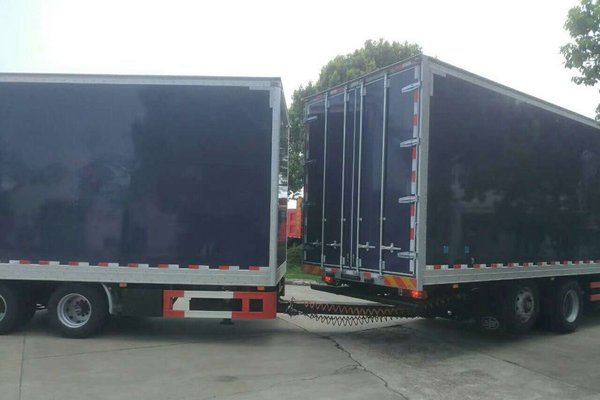 460马力+AMT+空气悬架天V中置轴亮相