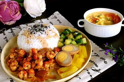 别再天天吃水煮菜了酸汤肥牛,龙虾饭有营养嘛