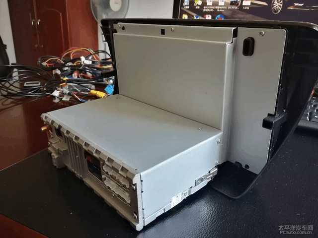 大屏导航改装手把手教你diy,道奇酷威改装大屏导航安装方法