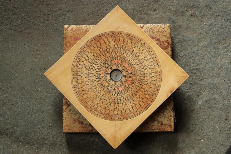 徽州罗盘世家：风水师的“*用御**”千年罗盘