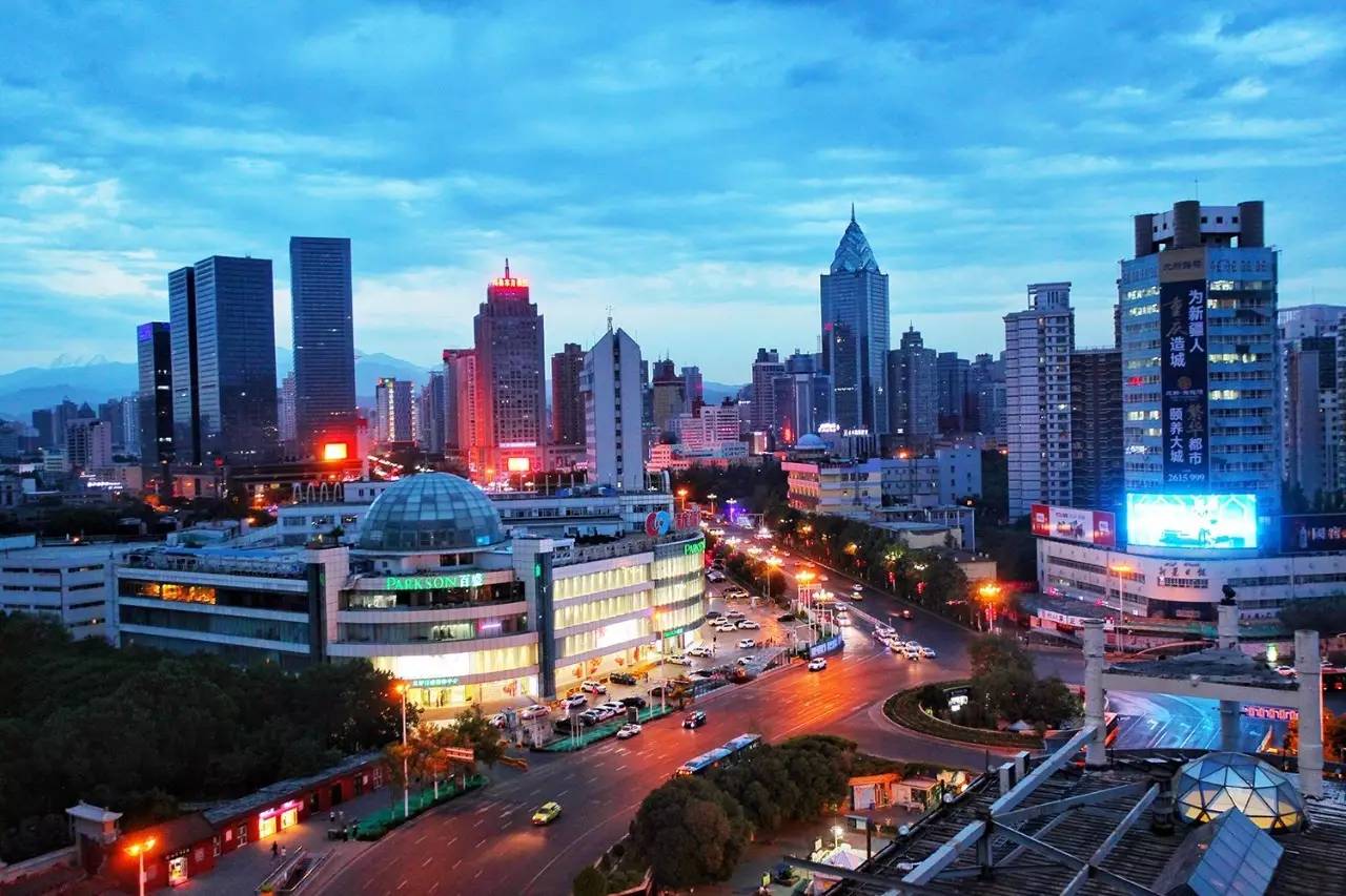 大手牵小手我们一起走,大手牵小手我们一起走图片